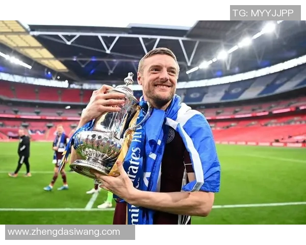 原意大利足球明星皮的传奇人生与足球事业的辉煌成就回顾